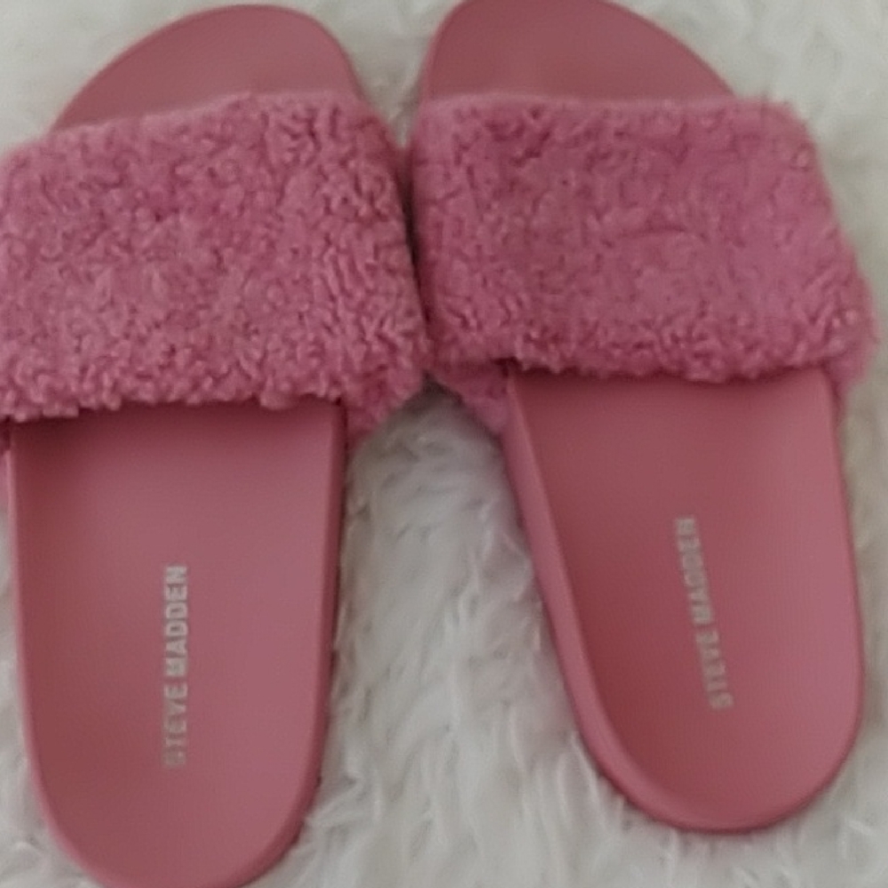 Steve Madden Plush Pink Slippers